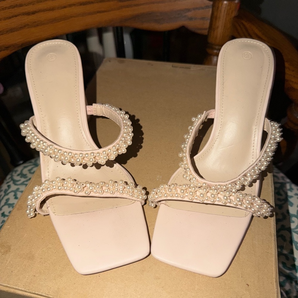 Elegant Pearl-Embellished Pink Sandals
